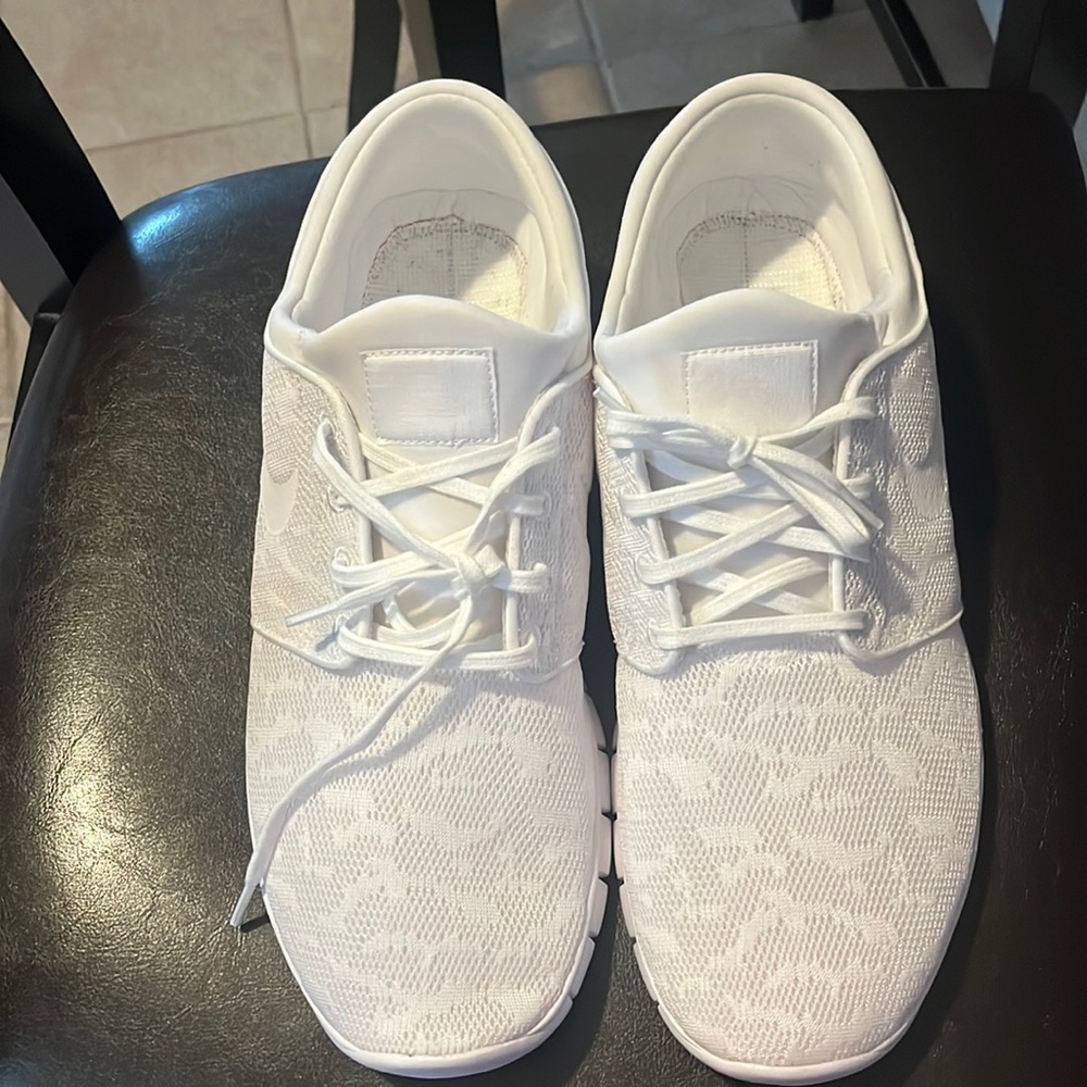 Men’s Nike size 14